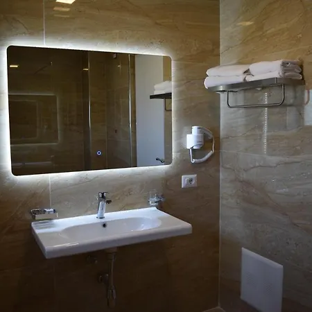 فندق Amber Albania