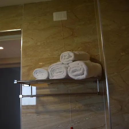 فندق Amber Albania سبيل