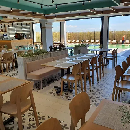 Amber Albania 4* Spille