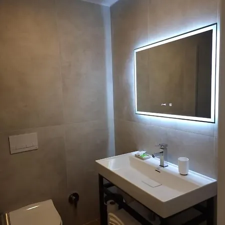 فندق Amber Albania 4*