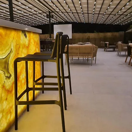 Amber Albania سبيل