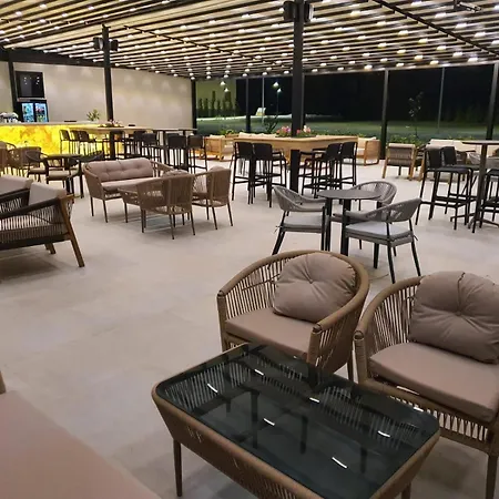 فندق Amber Albania سبيل