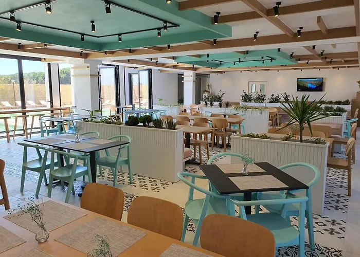 Amber Albania فندق 4*