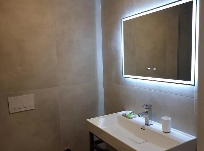 فندق Amber Albania 4*