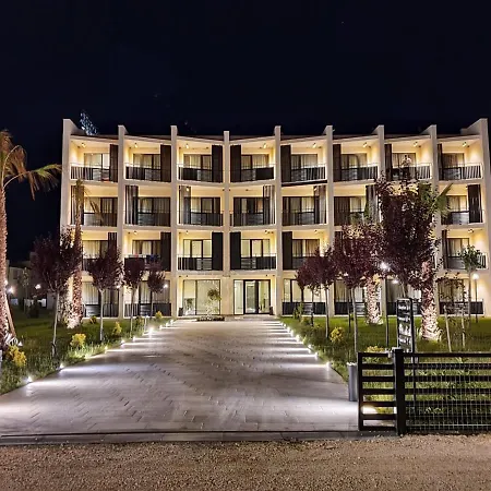 Amber Albania מלון 4*