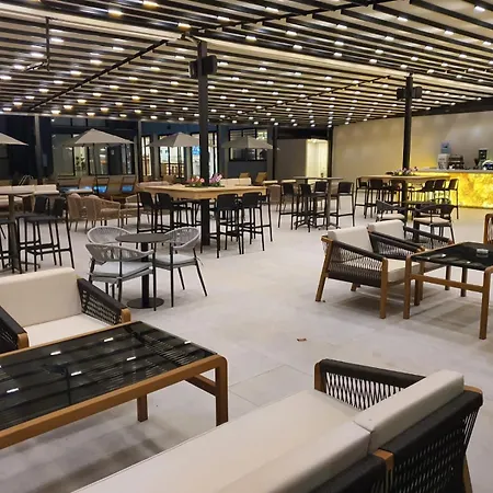 Amber Albania מלון