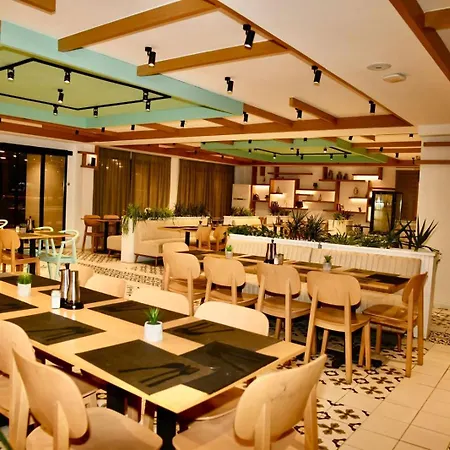 Amber Albania מלון 4*